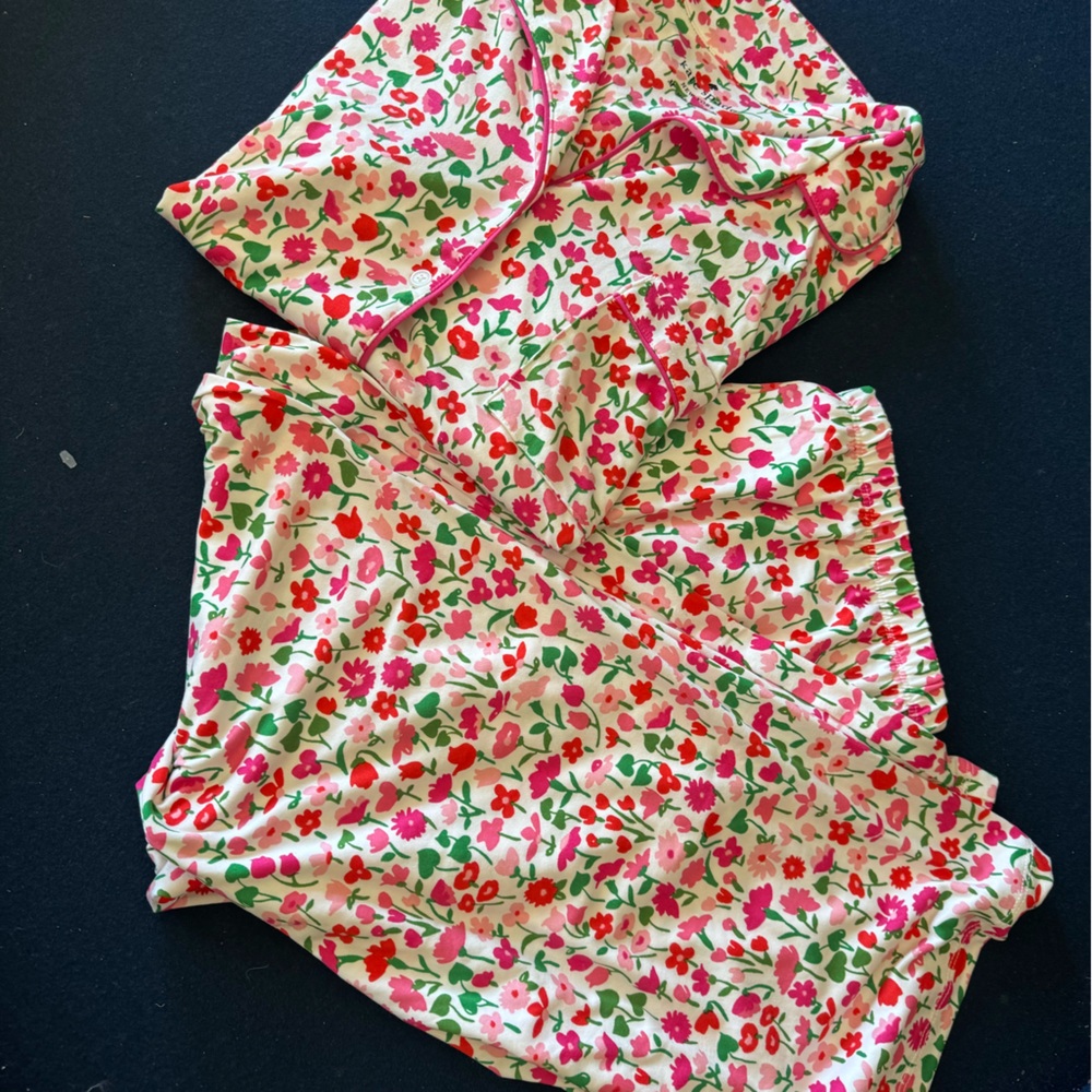KATE SPADE super soft Floral Pajama Set w/ pocket short sleeves w/ long pants🌸🌺